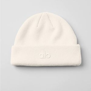 NWT Alo Notable Beanie Ivory
